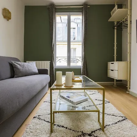 Comfortable Retreat Near Parc Monceau Paris