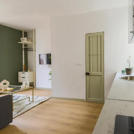 Comfortable Retreat Near Parc Monceau Apartment *