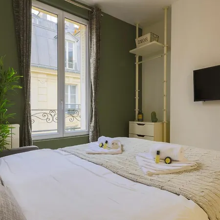 Comfortable Retreat Near Parc Monceau Apartment *